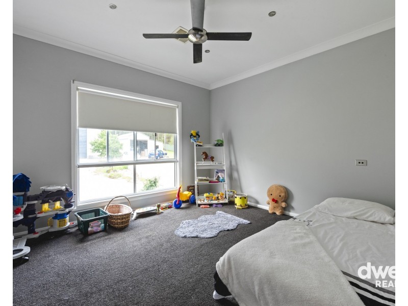 17 TASMAN PARK CLOSE, St Georges Basin NSW 2540