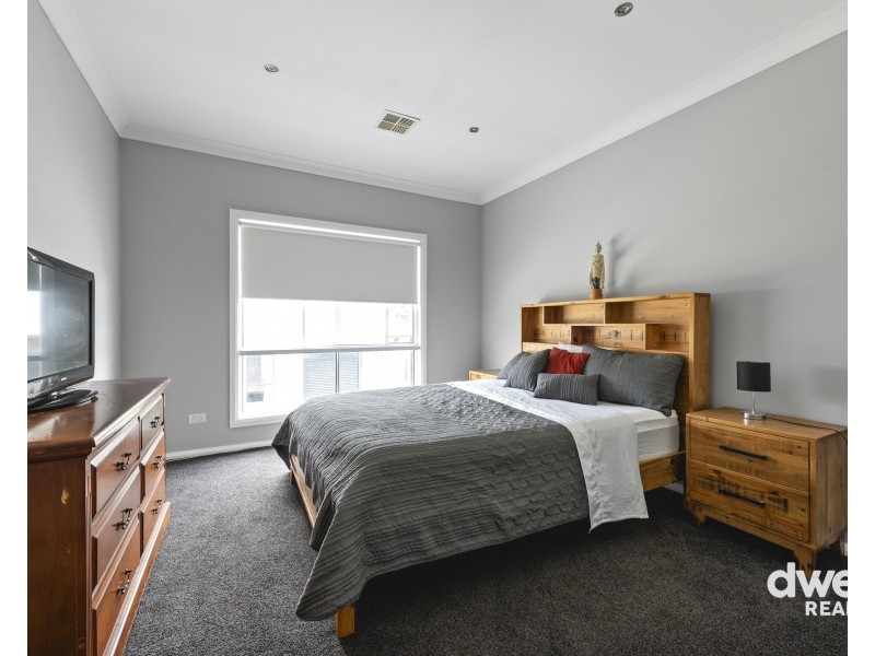 17 TASMAN PARK CLOSE, St Georges Basin NSW 2540