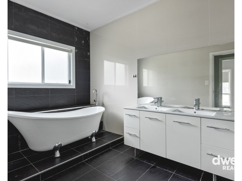 17 TASMAN PARK CLOSE, St Georges Basin NSW 2540