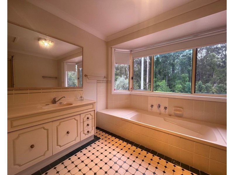 4 Kelly Place, North Nowra NSW 2541