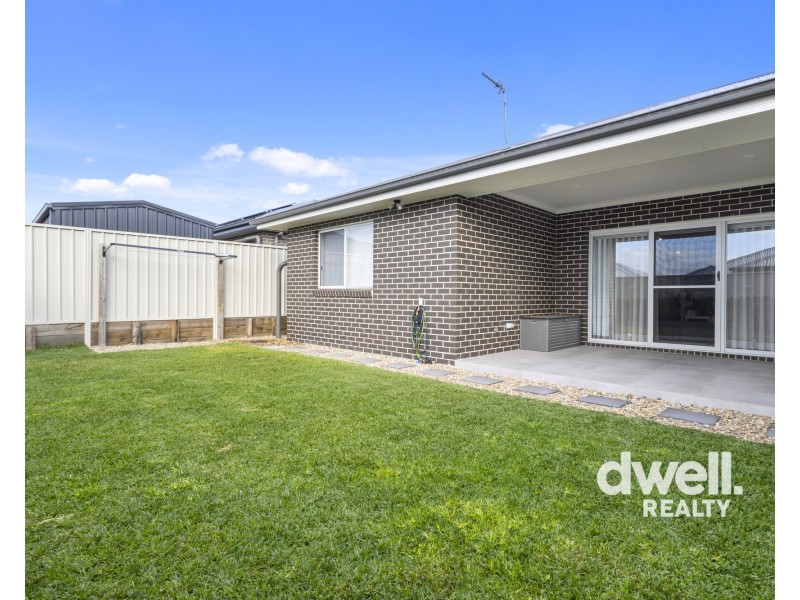 8 Aspromonte Drive, South Nowra NSW 2541