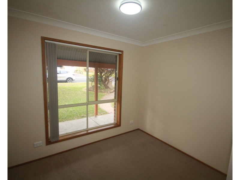 16 Crest Avenue, North Nowra NSW 2541