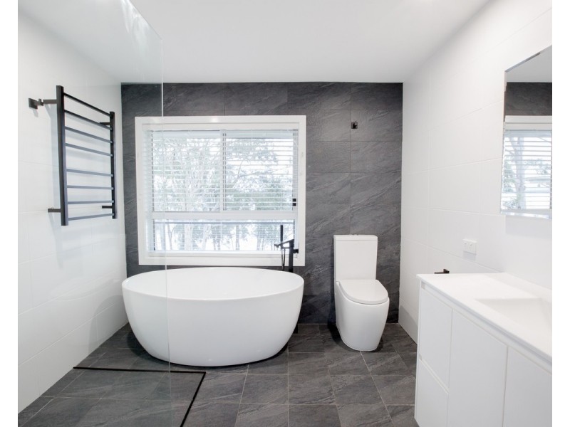222 Loralyn Avenue, Sanctuary Point NSW 2540