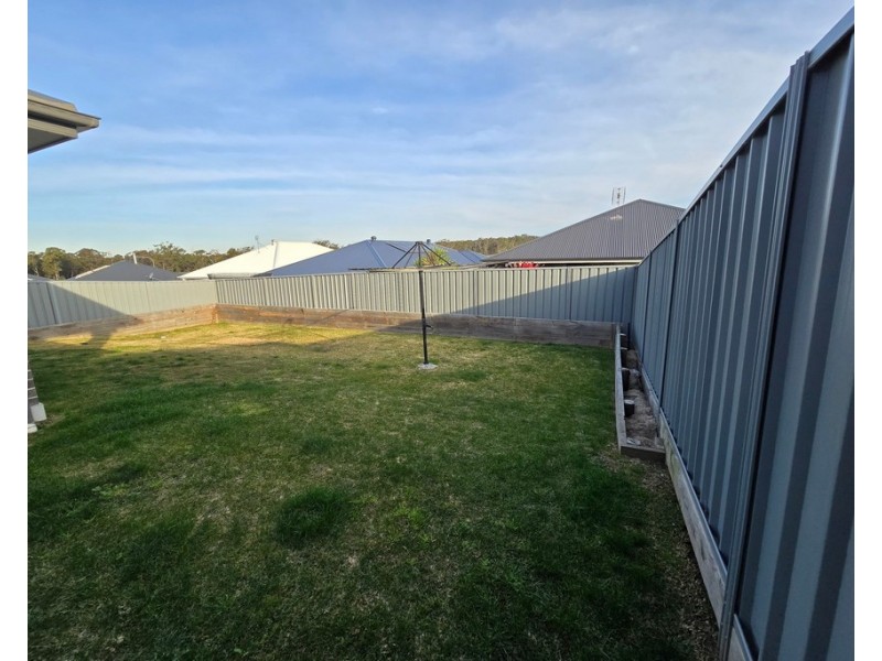 9 Gracilis Rise, South Nowra NSW 2541