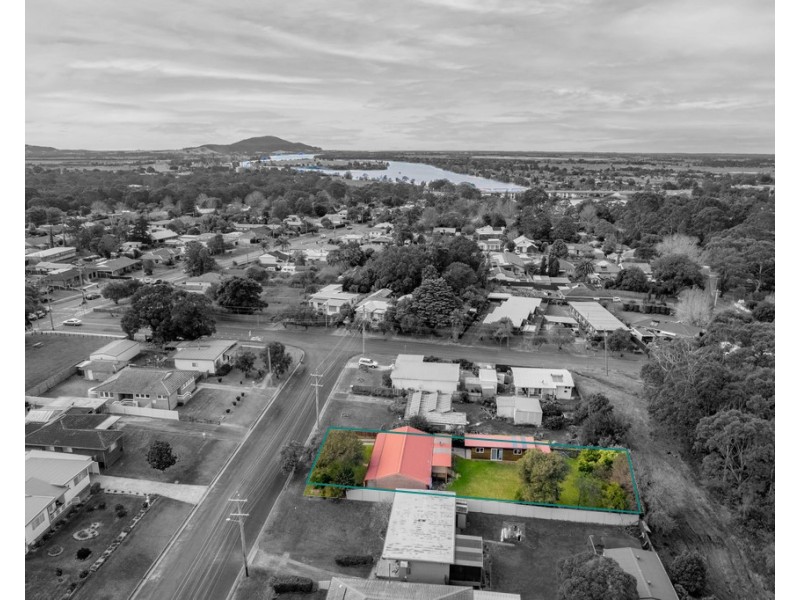 16 Crest Ave, North Nowra NSW 2541