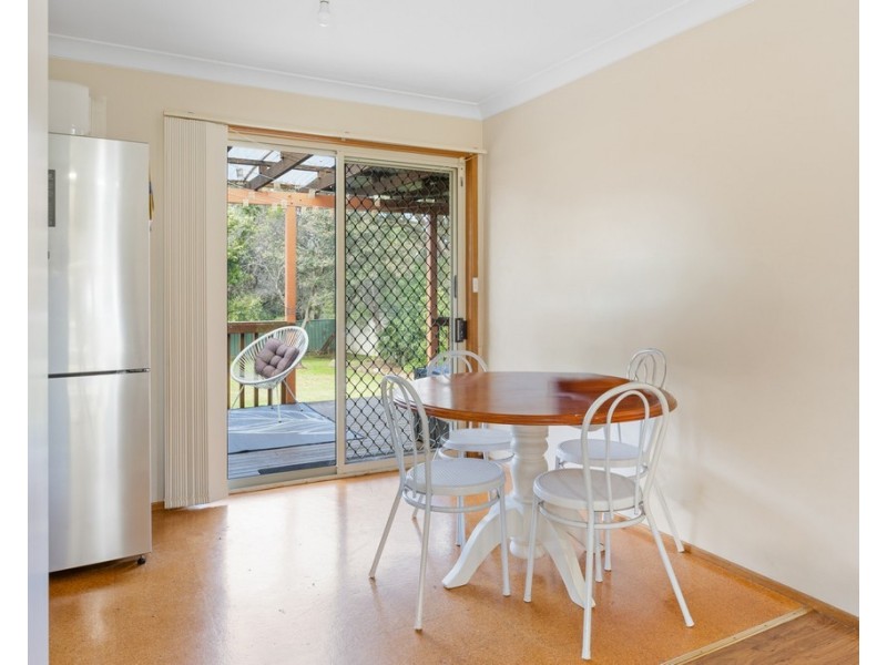 16 Crest Ave, North Nowra NSW 2541