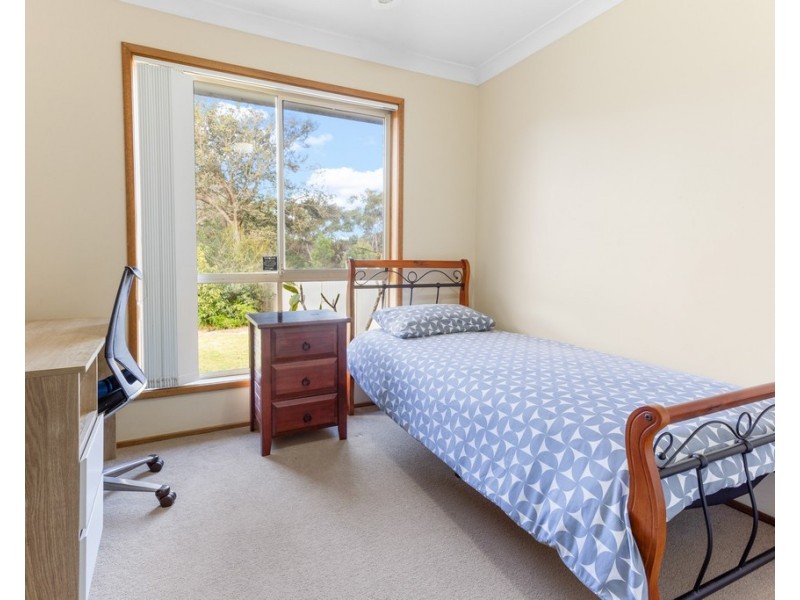 16 Crest Ave, North Nowra NSW 2541