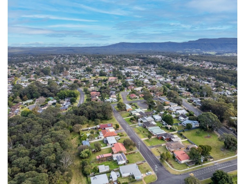16 Crest Ave, North Nowra NSW 2541