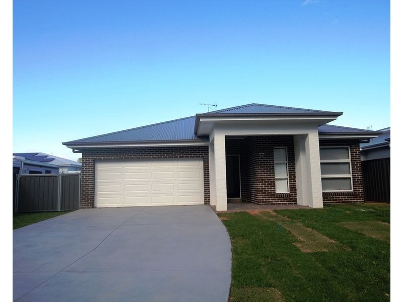 77 Summercloud Crescent, Vincentia NSW 2540