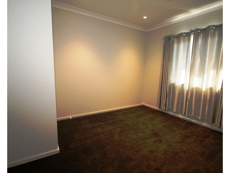 77 Summercloud Crescent, Vincentia NSW 2540