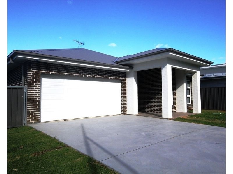 77 Summercloud Crescent, Vincentia NSW 2540