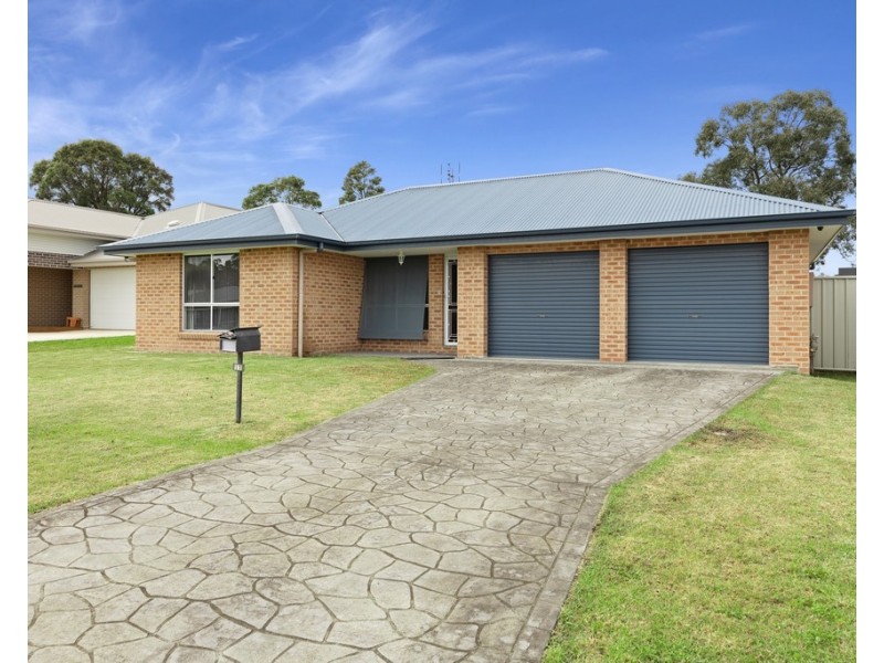 11 Denbigh Place, South Nowra NSW 2541