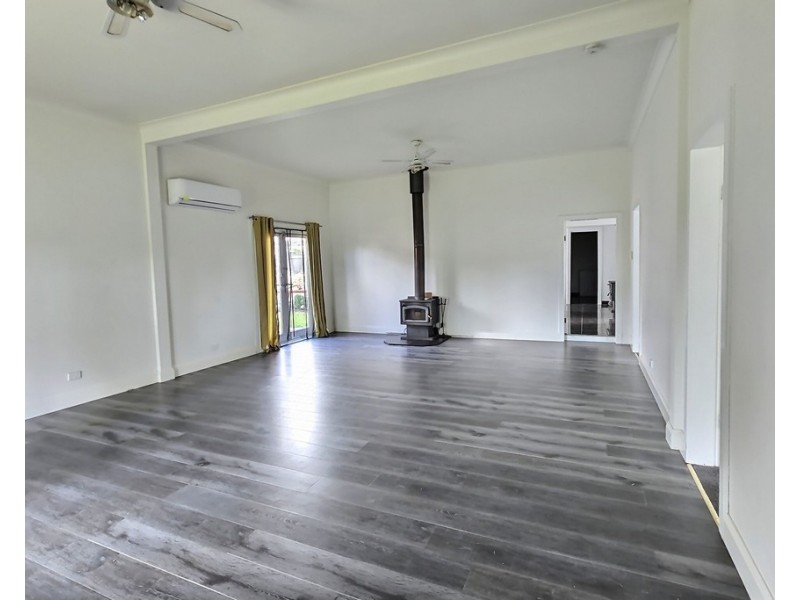 37 RAILWAY PARADE, Junee NSW 2663