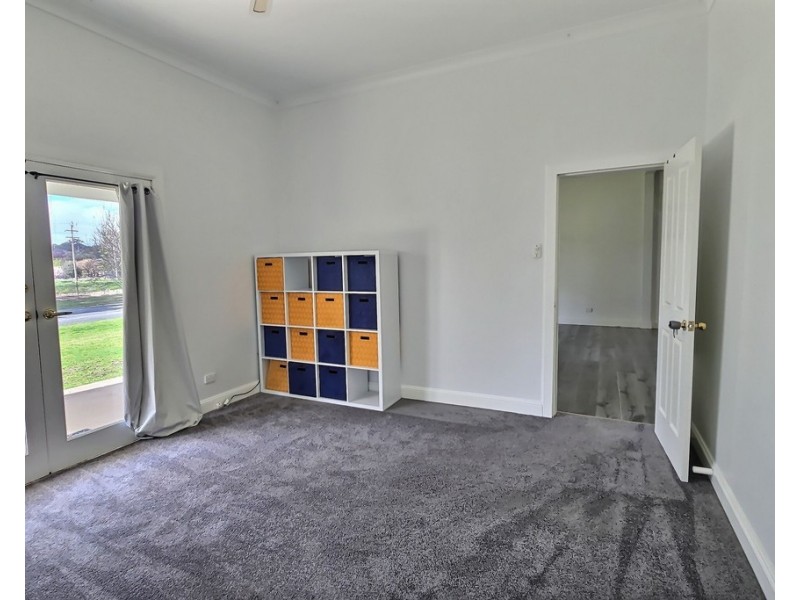 37 RAILWAY PARADE, Junee NSW 2663