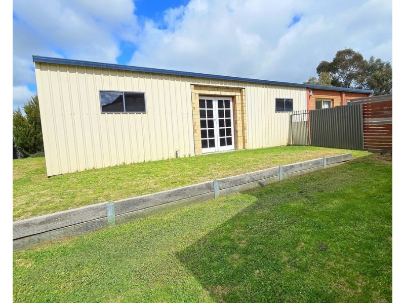 37 RAILWAY PARADE, Junee NSW 2663