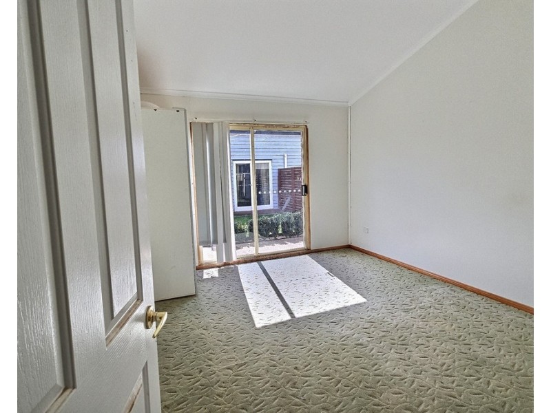 37 RAILWAY PARADE, Junee NSW 2663