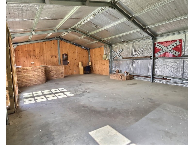 37 RAILWAY PARADE, Junee NSW 2663