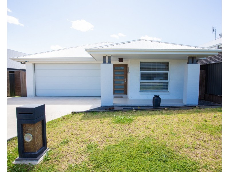 30 Trawler Street, Vincentia NSW 2540