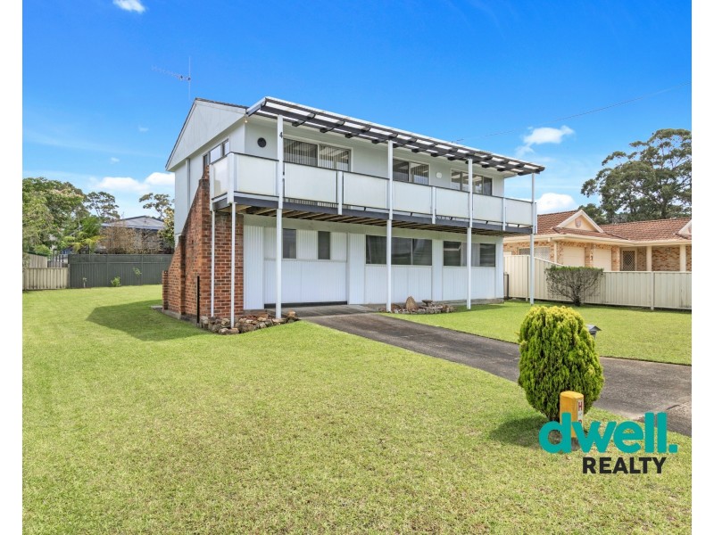 4 COLLETT PLACE, St Georges Basin NSW 2540