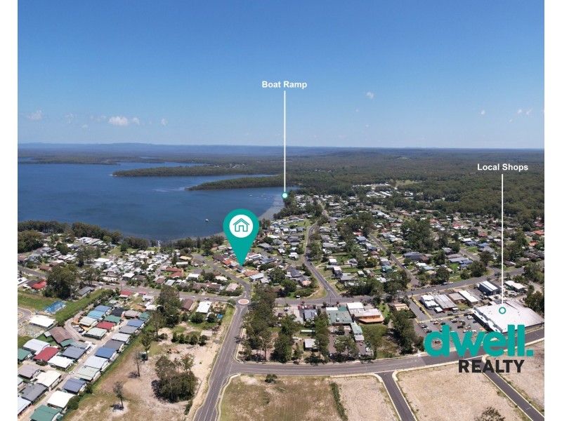 4 COLLETT PLACE, St Georges Basin NSW 2540