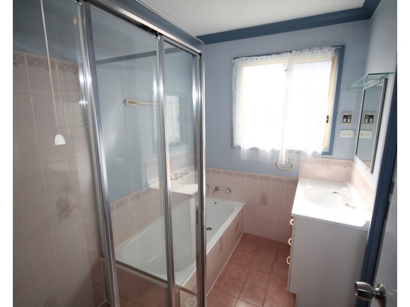 10 Hunt Street, Old Erowal Bay NSW 2540