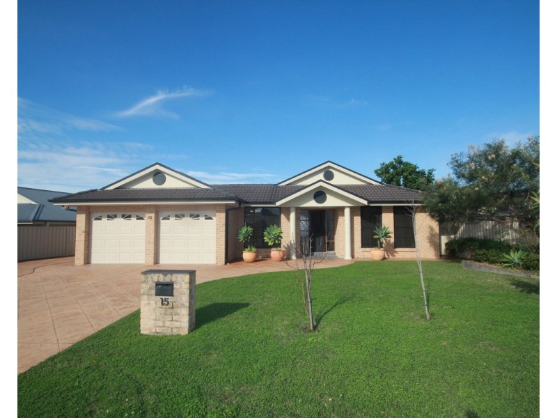 15 Carrington Park Drive, Nowra NSW 2541