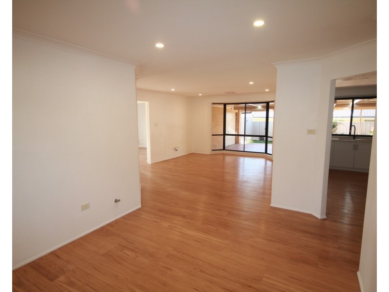 15 Carrington Park Drive, Nowra NSW 2541