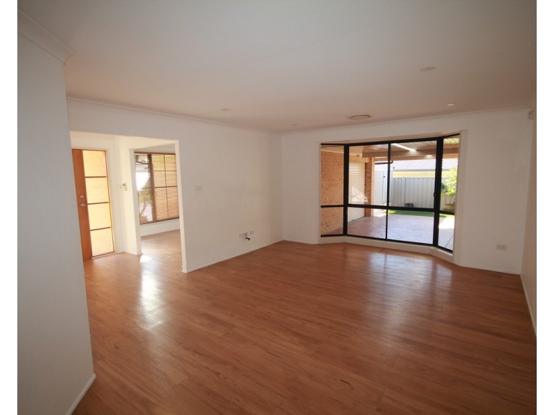 15 Carrington Park Drive, Nowra NSW 2541