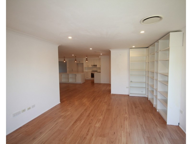 15 Carrington Park Drive, Nowra NSW 2541