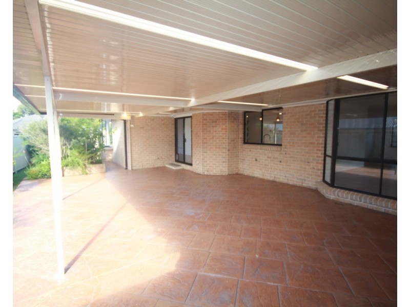 15 Carrington Park Drive, Nowra NSW 2541