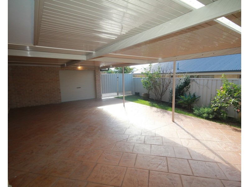 15 Carrington Park Drive, Nowra NSW 2541