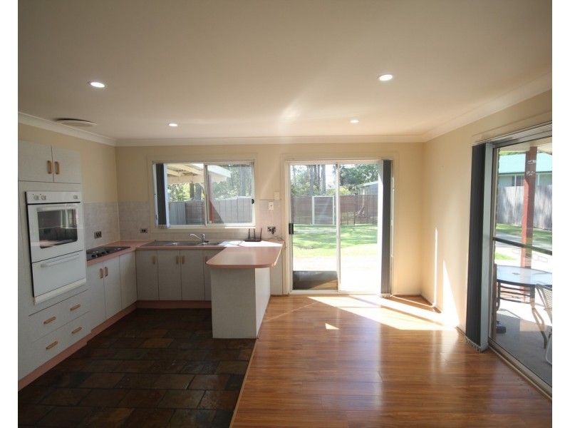 11 Avro Avenue, Sanctuary Point NSW 2540