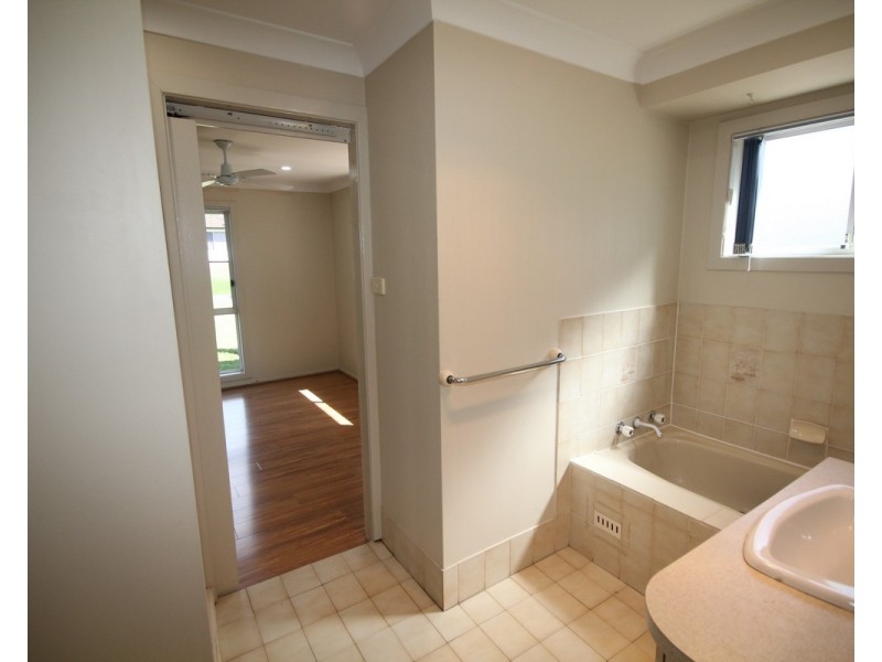 11 Avro Avenue, Sanctuary Point NSW 2540