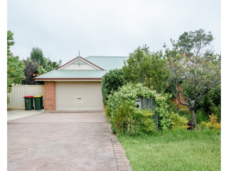35 Turvey Crescent, St Georges Basin NSW 2540