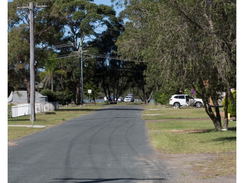 12 Riviera Avenue, Sussex Inlet NSW 2540