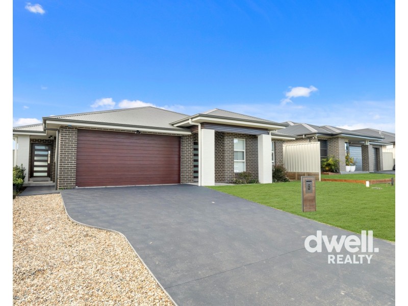 8 ASPROMONTE DRIVE, South Nowra NSW 2541