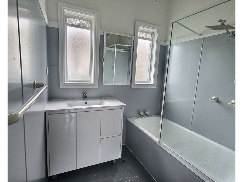52 Greenwell Point Road, Greenwell Point NSW 2540