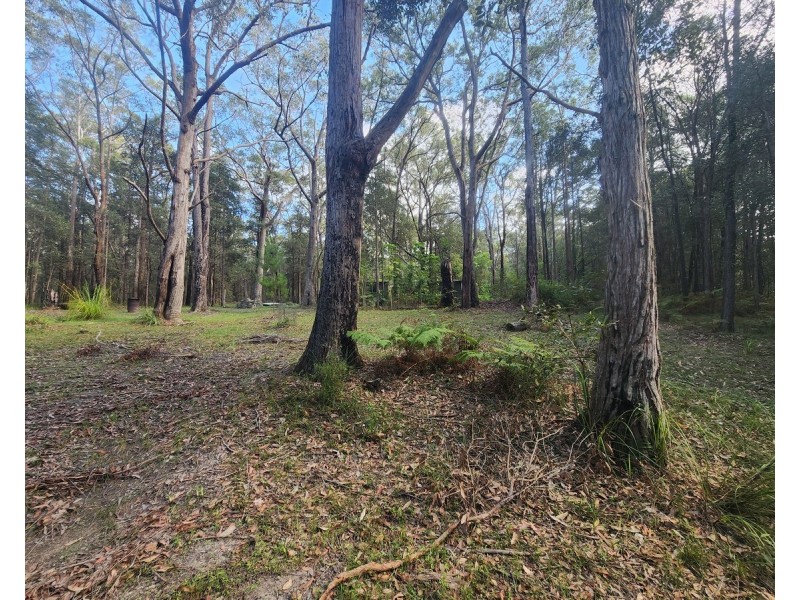 8 Pelican Road, St Georges Basin NSW 2540