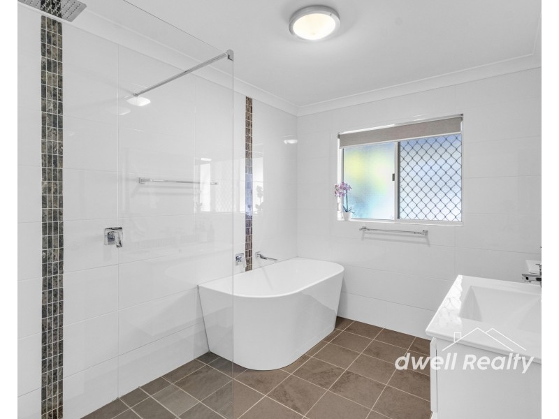2 JUSTFIELD DRIVE, Sussex Inlet NSW 2540