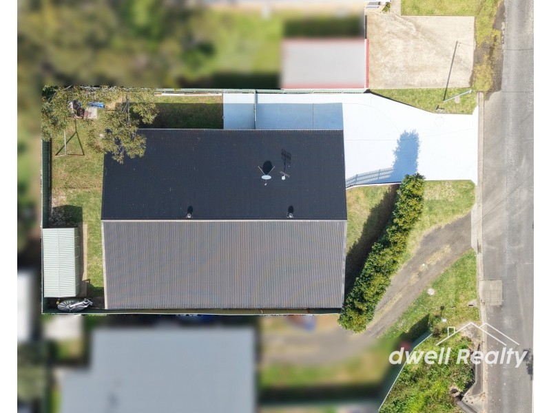 4 DEANE STREET, St Georges Basin NSW 2540