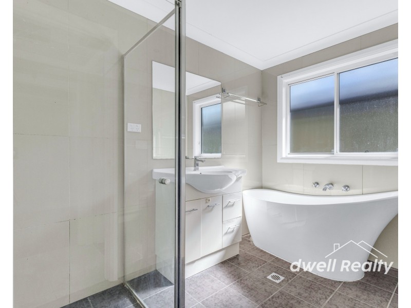 4 DEANE STREET, St Georges Basin NSW 2540