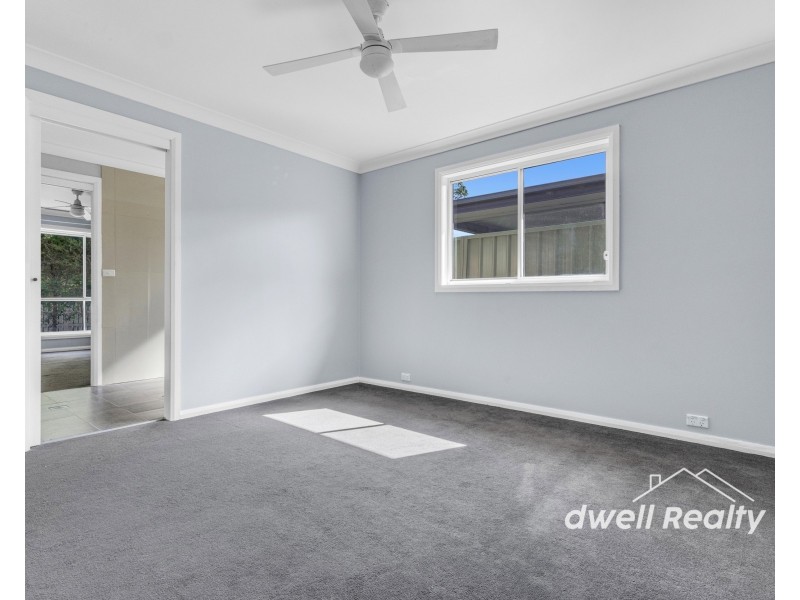 4 DEANE STREET, St Georges Basin NSW 2540