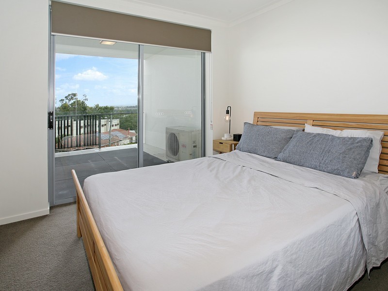 2105/8 Lochaber Street, Dutton Park QLD 4102