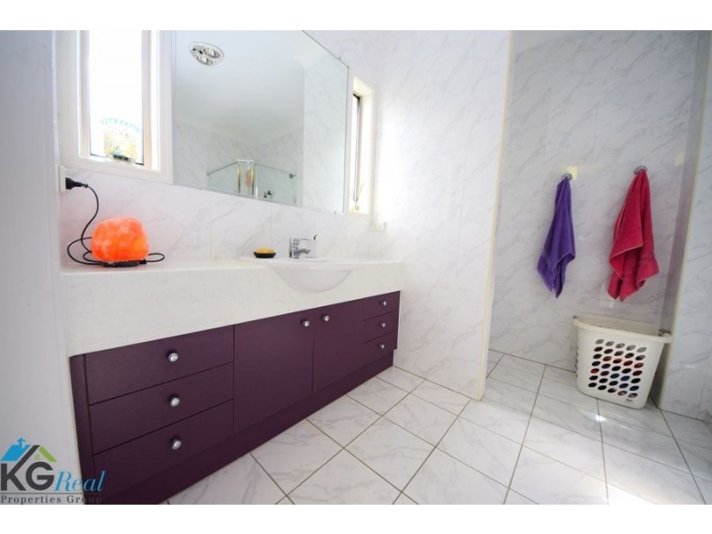 78 Mount Archer Rd, Parkinson QLD 4115