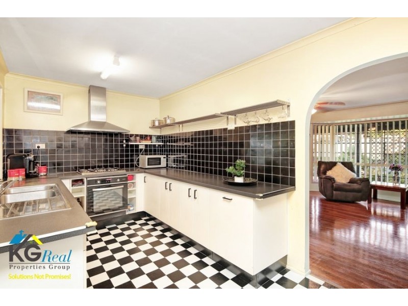 23 Conifer Street, Hillcrest QLD 4118