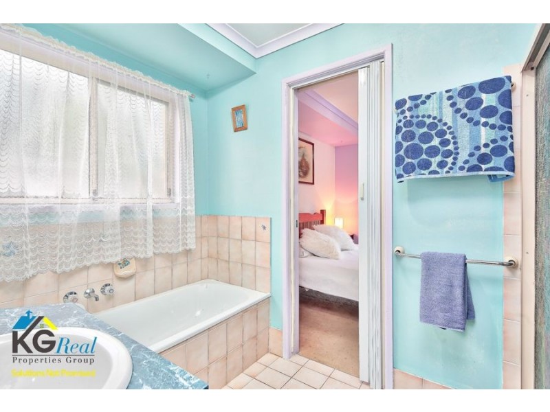 23 Conifer Street, Hillcrest QLD 4118