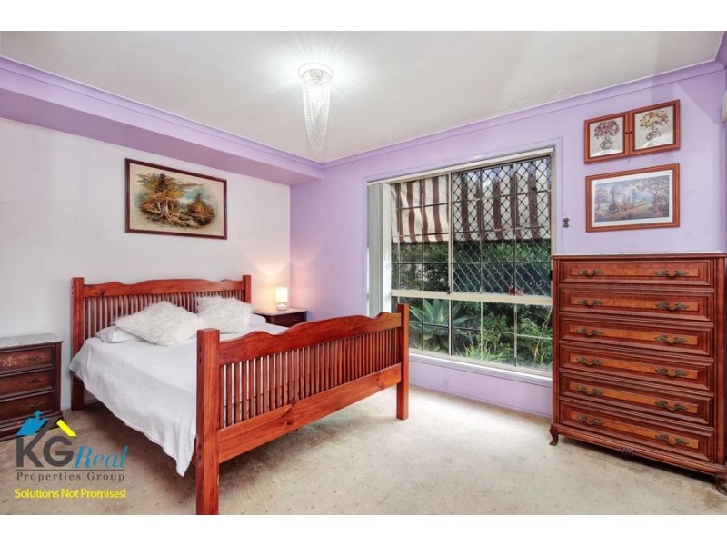 23 Conifer Street, Hillcrest QLD 4118