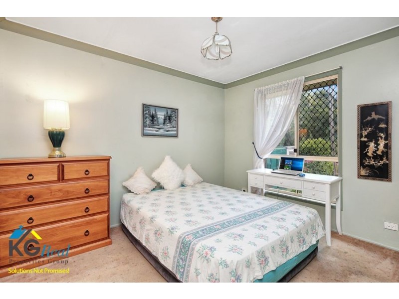 23 Conifer Street, Hillcrest QLD 4118