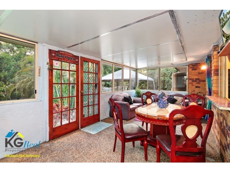 23 Conifer Street, Hillcrest QLD 4118