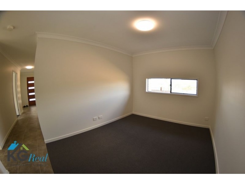 8 Pioneer Street, Redbank Plains QLD 4301